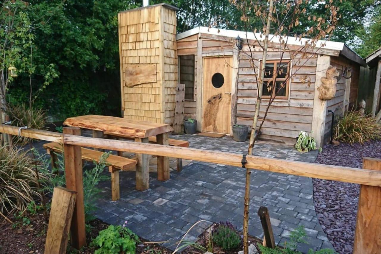 Charming 2-Bed Cabin In סאטון קולדפילד מראה חיצוני תמונה