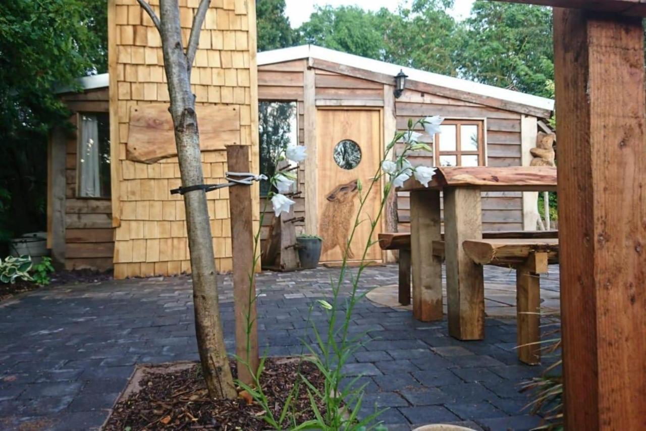 Charming 2-Bed Cabin In סאטון קולדפילד מראה חיצוני תמונה